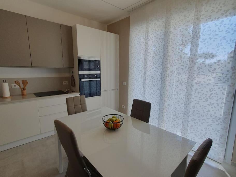 Lecci Al Mare Apartment San Vincenzo Luaran gambar