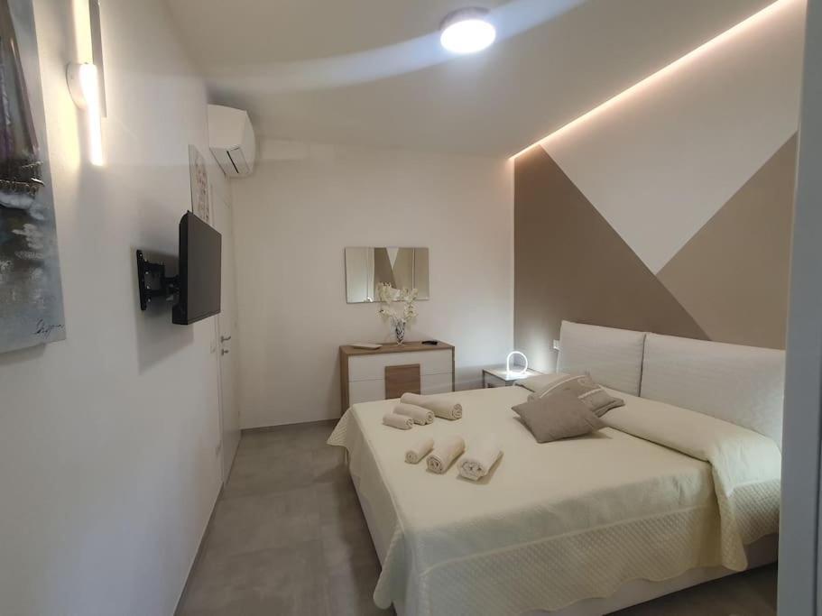 Lecci Al Mare Apartment San Vincenzo Luaran gambar