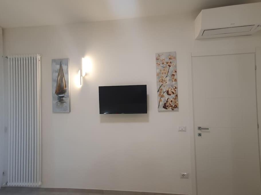 Lecci Al Mare Apartment San Vincenzo Luaran gambar