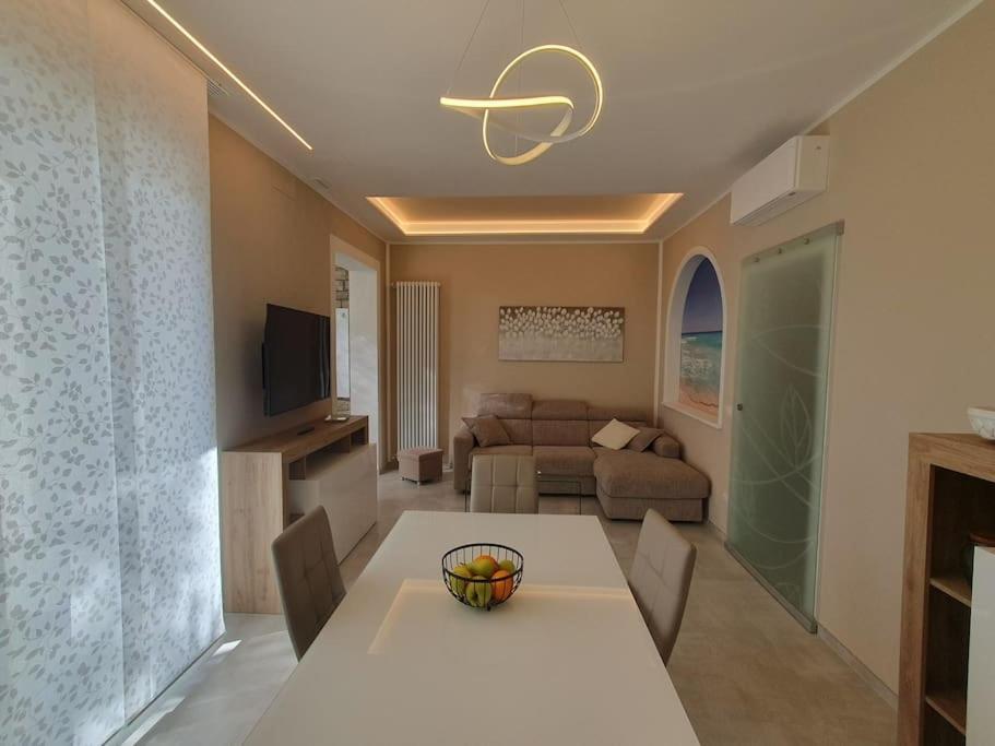 Lecci Al Mare Apartment San Vincenzo Luaran gambar