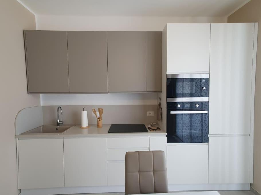 Lecci Al Mare Apartment San Vincenzo Luaran gambar