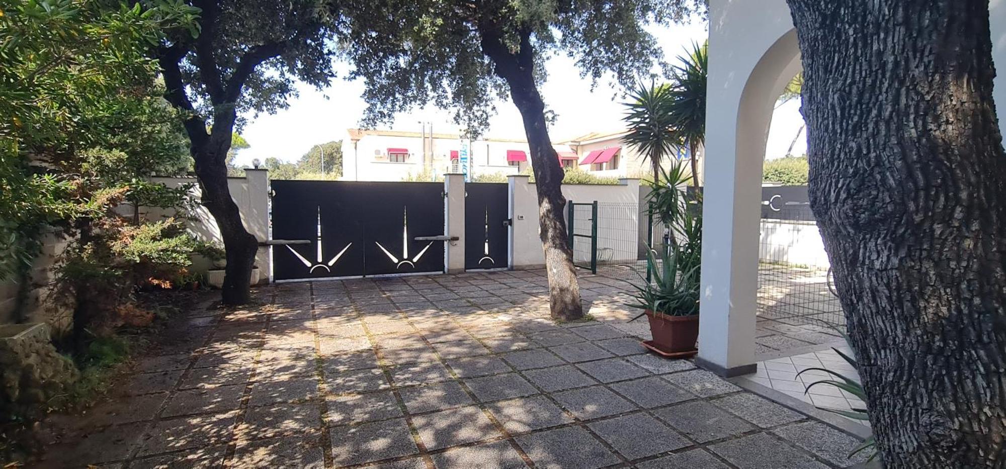 Lecci Al Mare Apartment San Vincenzo Luaran gambar
