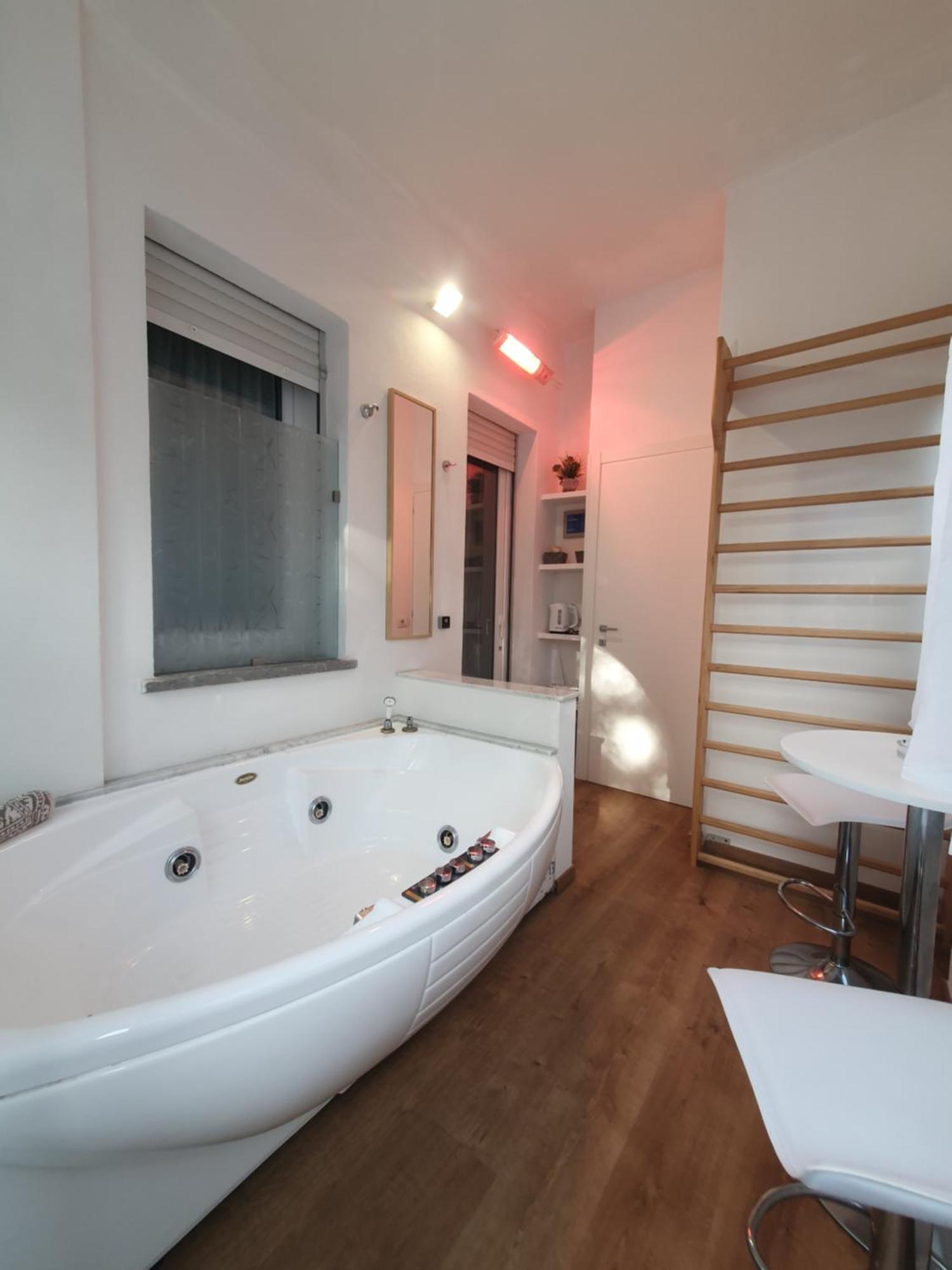 Lecci Al Mare Apartment San Vincenzo Luaran gambar