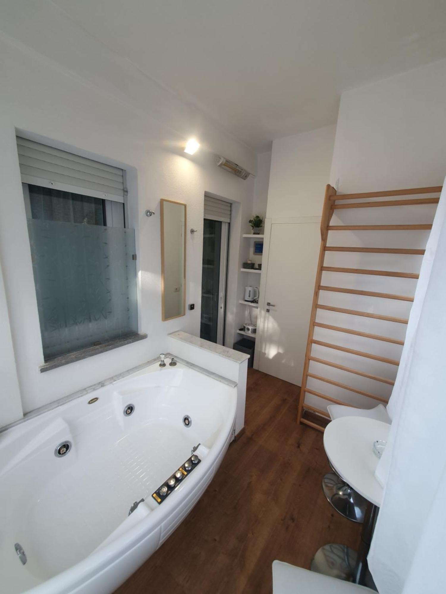 Lecci Al Mare Apartment San Vincenzo Luaran gambar