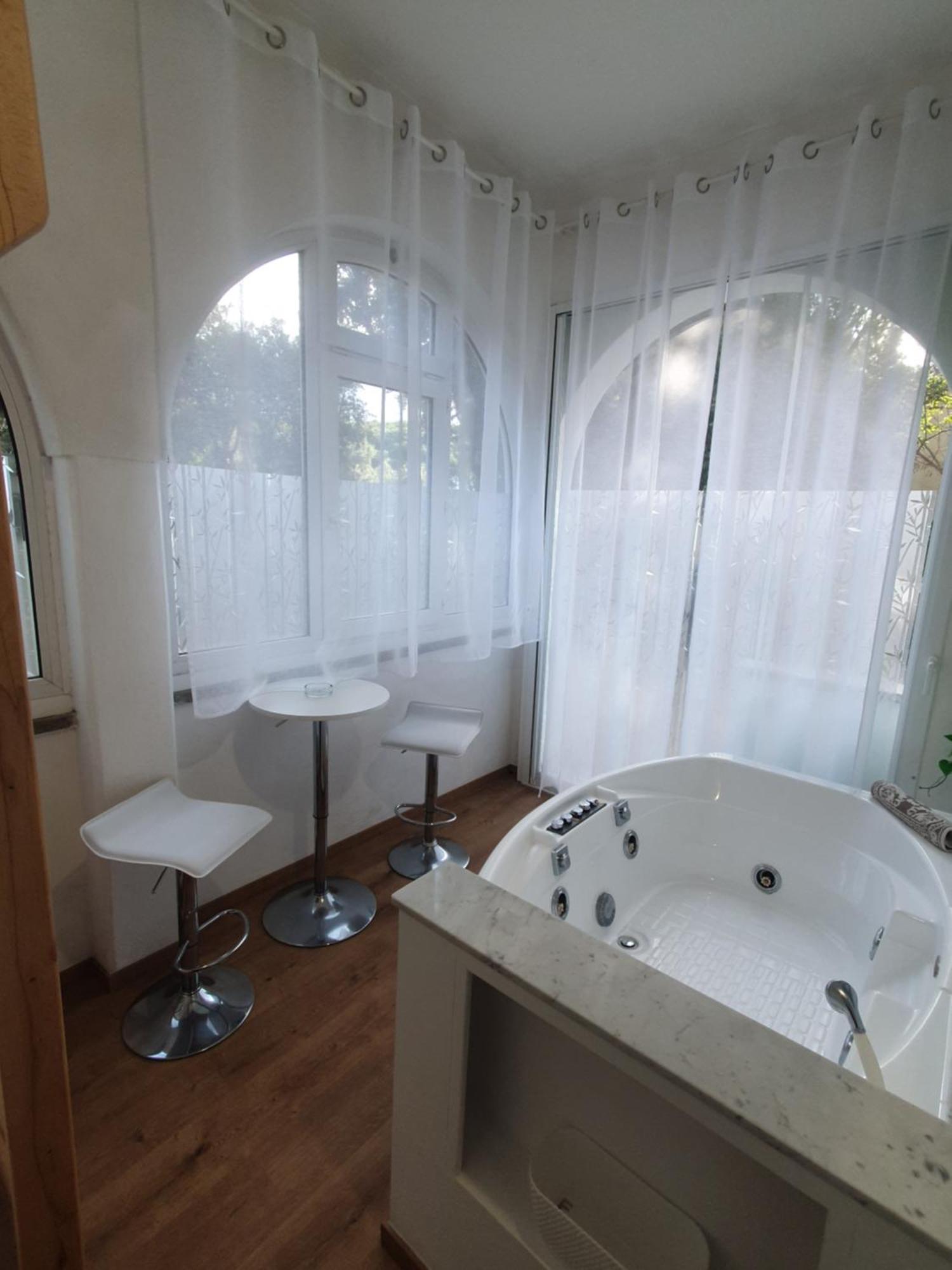Lecci Al Mare Apartment San Vincenzo Luaran gambar