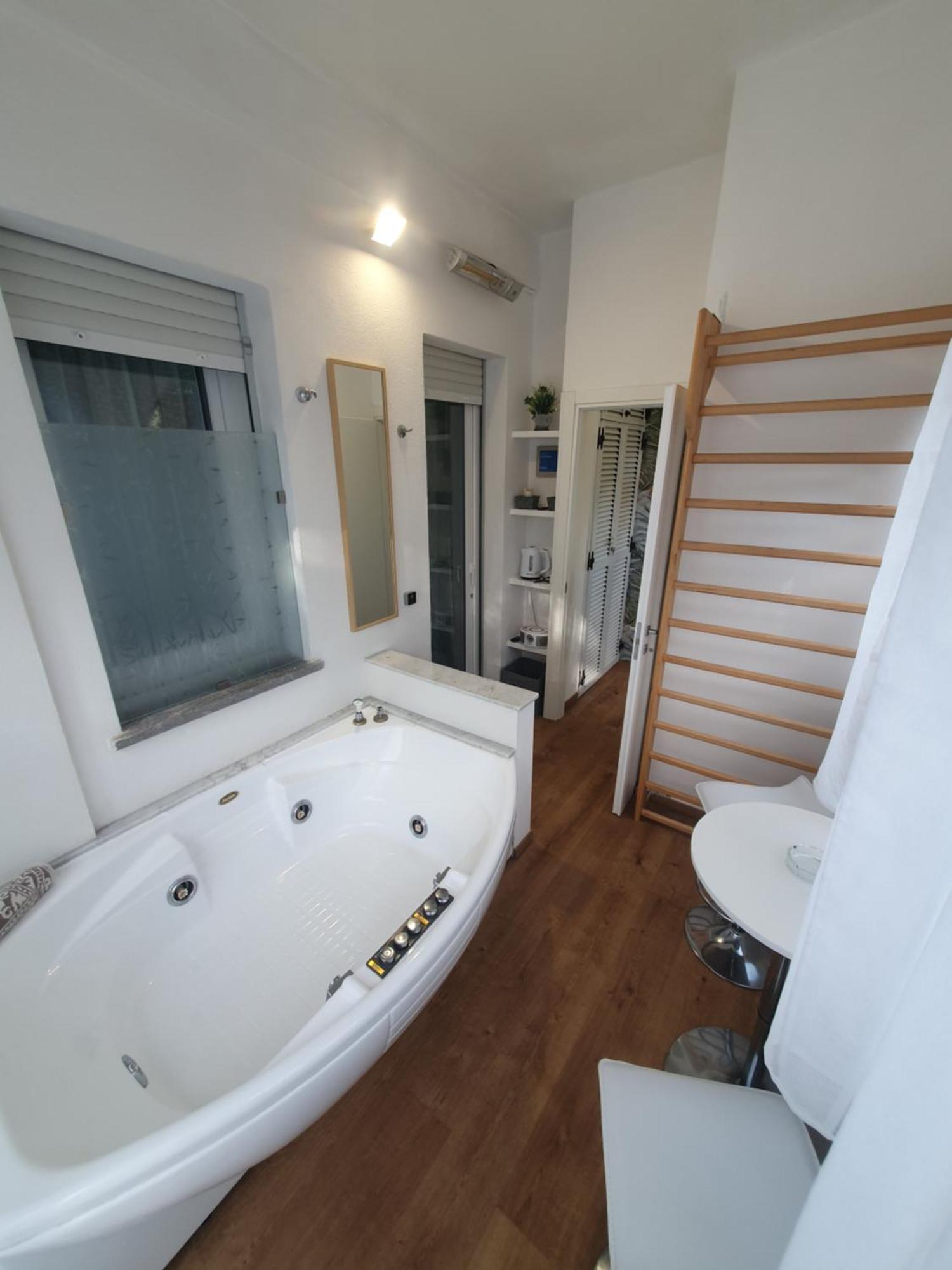 Lecci Al Mare Apartment San Vincenzo Luaran gambar