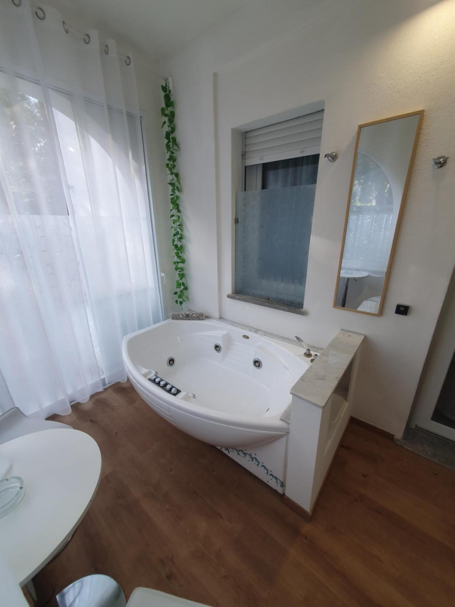 Lecci Al Mare Apartment San Vincenzo Luaran gambar